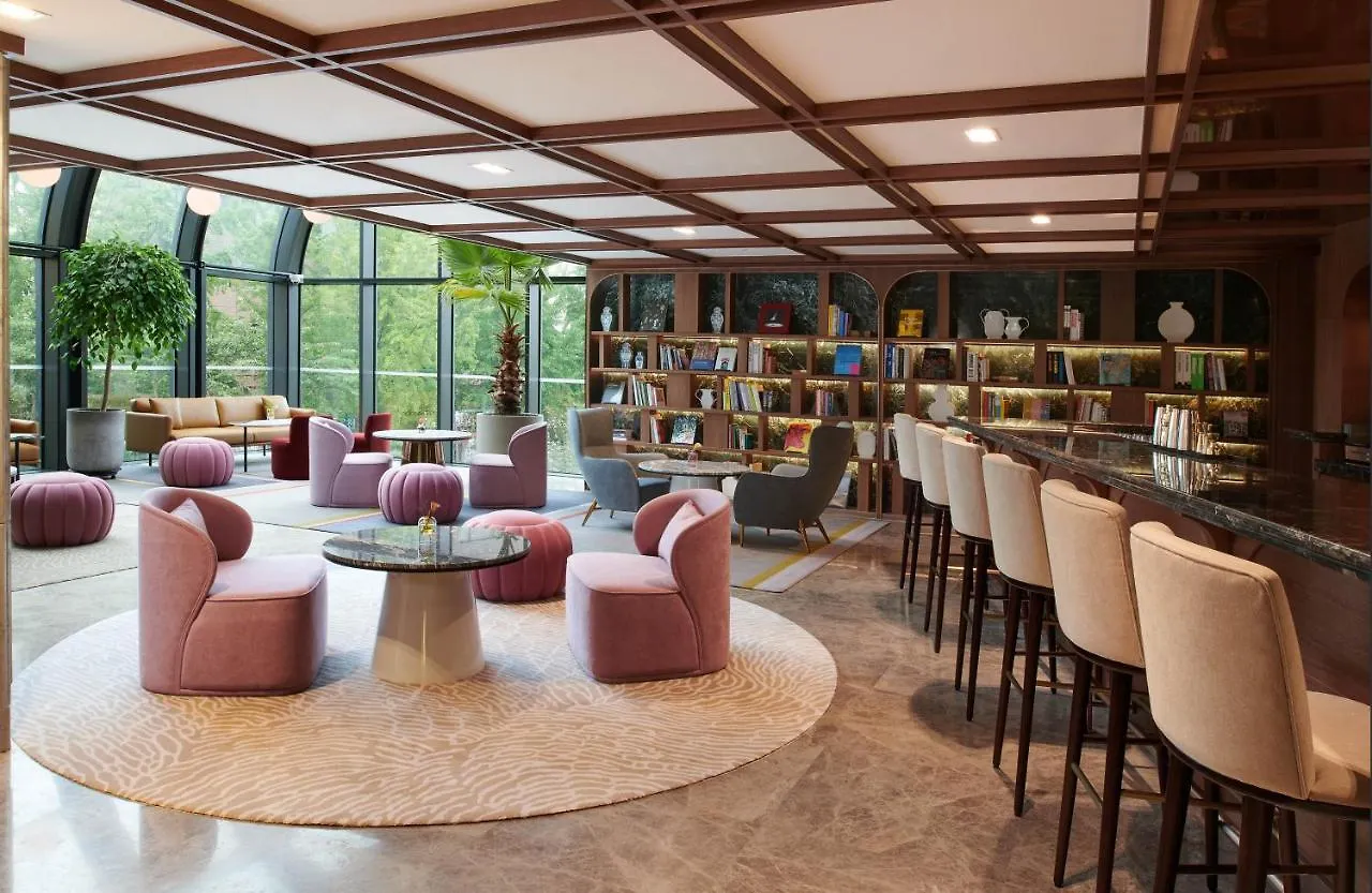 Mondrian Seoul Itaewon Hotel