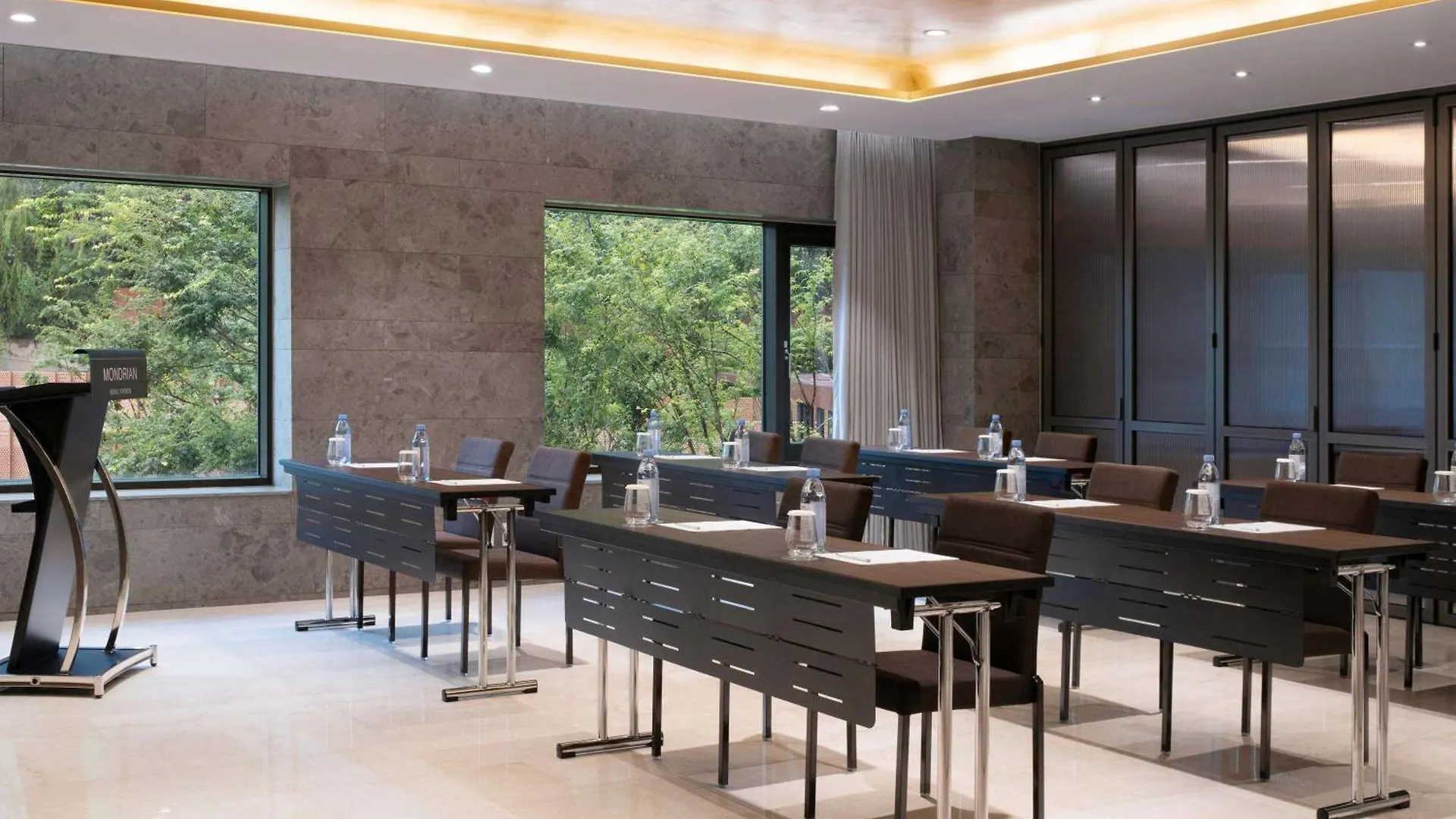 Mondrian Seoul Itaewon Hotel